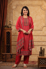 Ruhi Apple red straight cut pants
