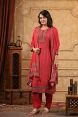 Ruhi Apple red straight cut pants