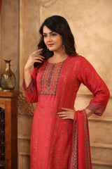 Ruhi Apple red straight cut pants
